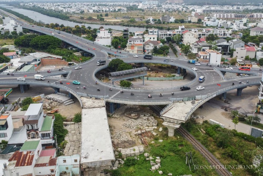 Khu vực thi công dự án giao thông nghìn tỷ ở Nha Trang.