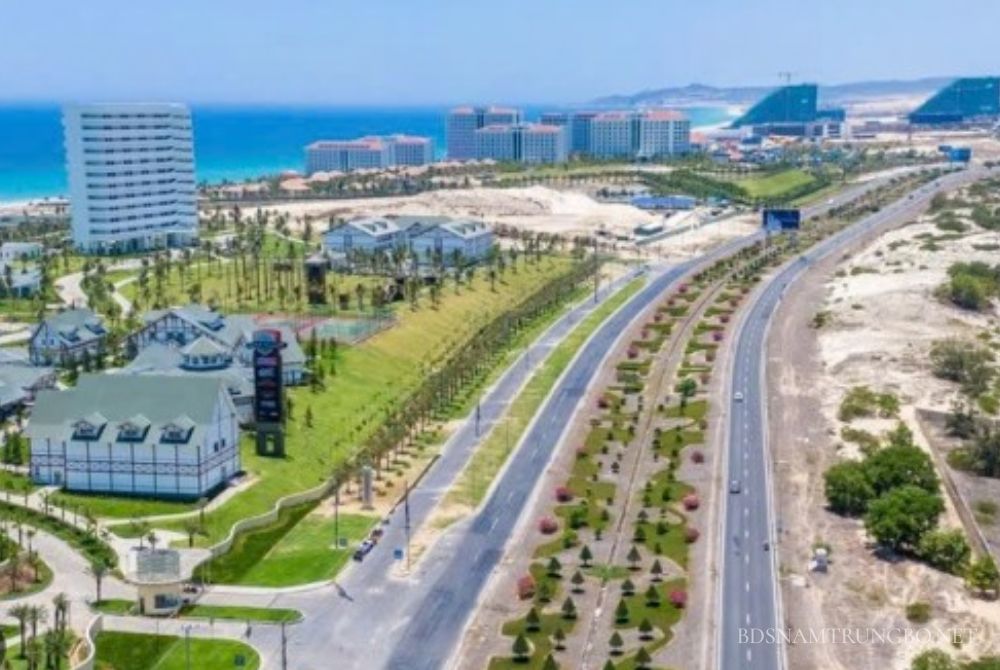 Đường Nguyễn Tất Thành nhộn nhịp, khu vực phường Phước Long, Nha Trang