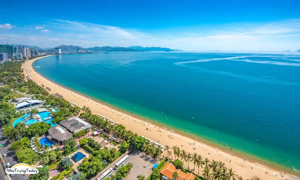 Toàn cảnh vịnh Nha Trang từ trên cao