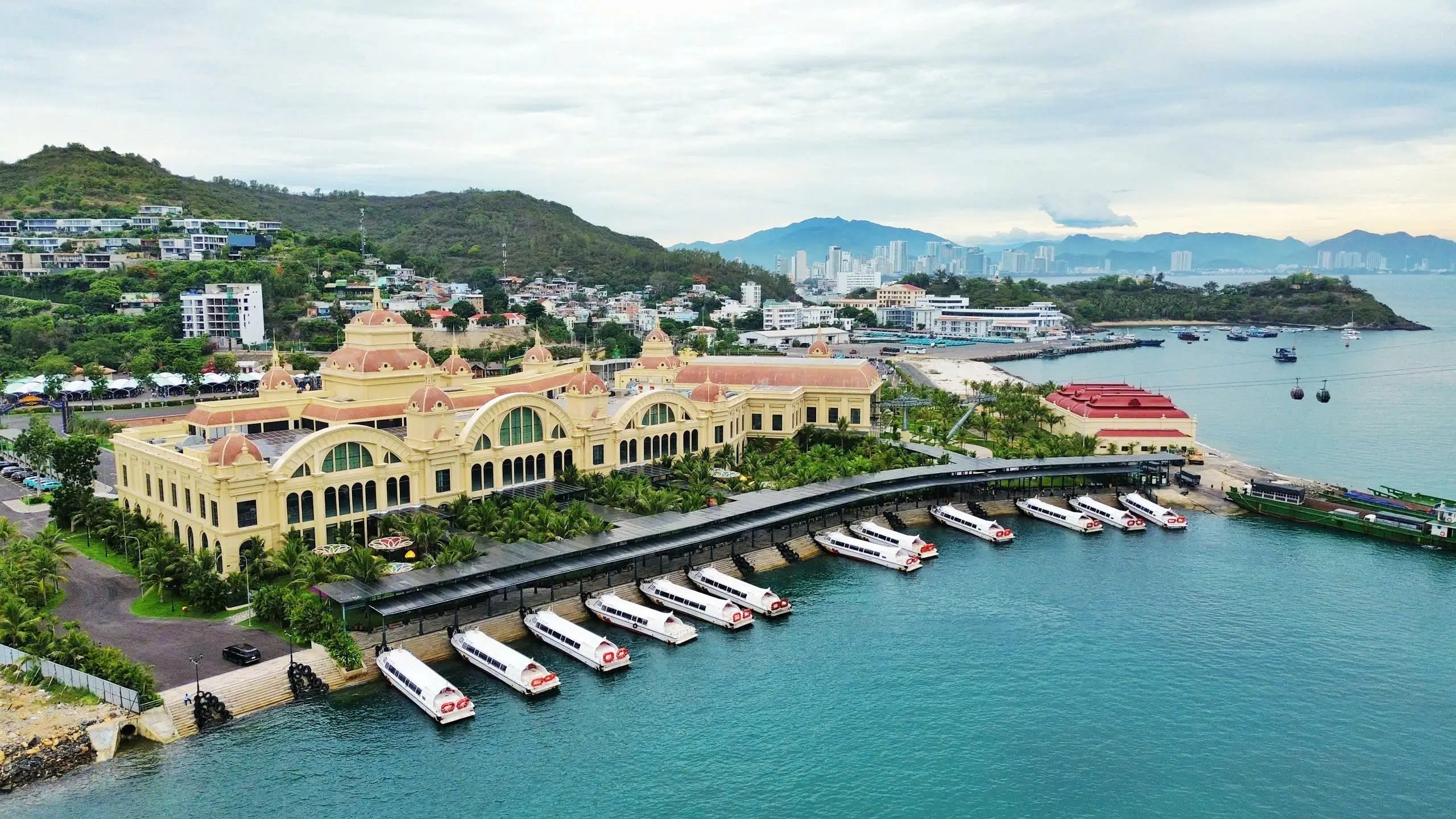 Bình minh yên bình tại Vinpearl Phú Quý