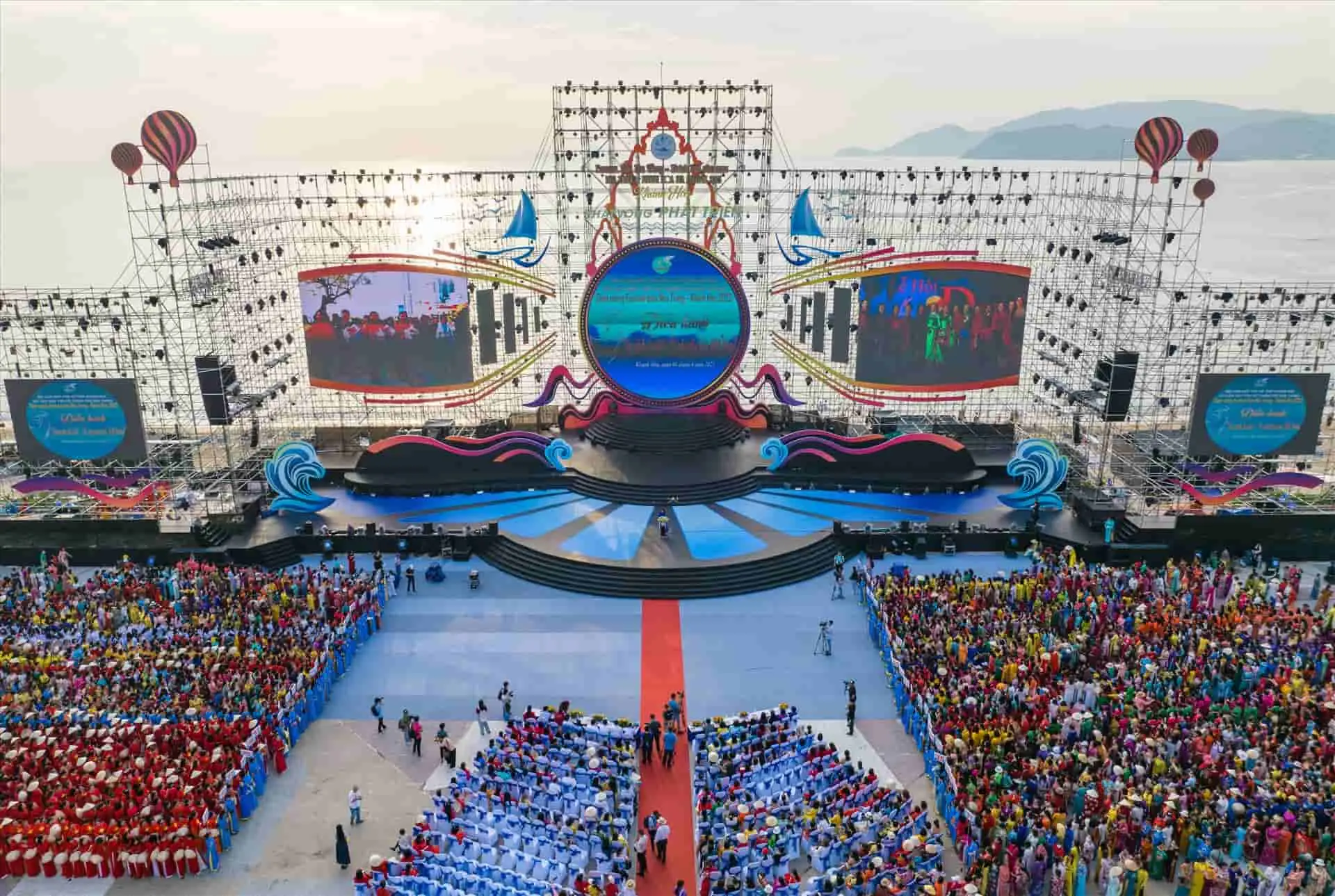 Festival Biển Nha Trang thu hút du khách và cư dân địa phương