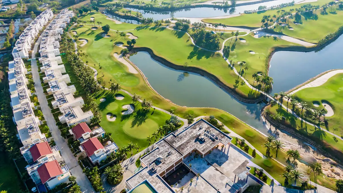 Các phân khu sắp bàn giao Novaworld Nha Trang đang hoàn thiện mặt ngoài