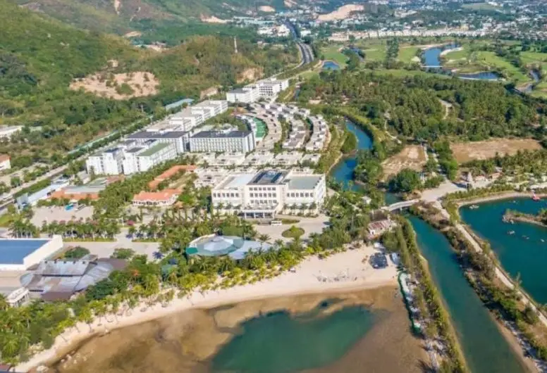 Toàn cảnh công trường thi công và tiến độ xây dựng thực tế Novaworld Nha Trang.