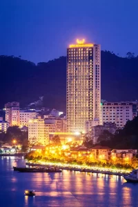 Toàn cảnh 6 tòa căn hộ Mường Thanh Viễn Triều Nha Trang sát mặt biển