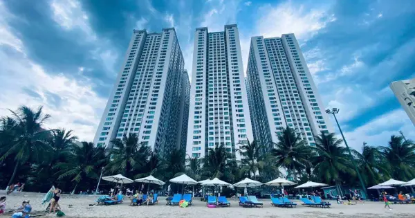 Toàn cảnh dự án và vị trí mặt tiền biển của Mường Thanh Viễn Triều Nha Trang.